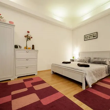 Eva Downtown Budapest
